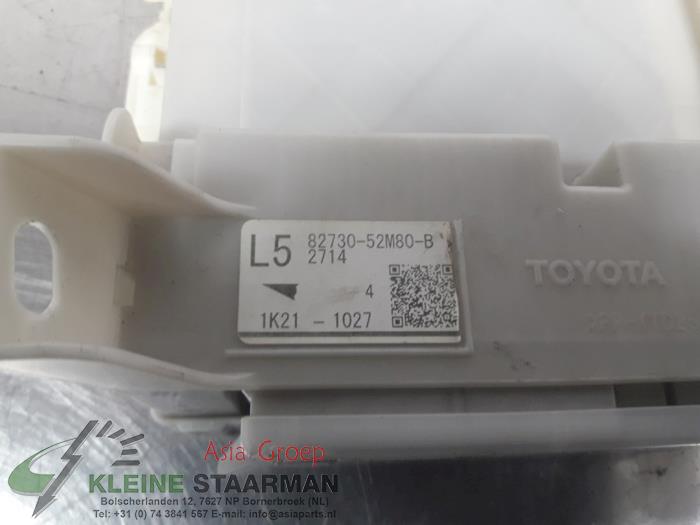 Caja de fusibles de un Toyota Yaris III (P13) 1.0 12V VVT-i 2012