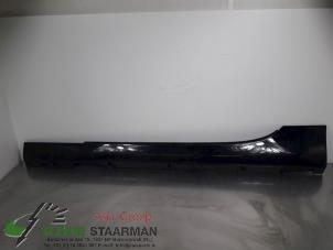 Gebrauchte Seitenschürze links Mazda MX-5 (NC18/1A) 1.8i 16V Preis auf Anfrage angeboten von Kleine Staarman B.V. Autodemontage