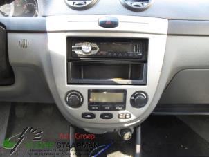 Usados Panel de control de calefacción Chevrolet Lacetti (KLAN) 1.6 16V Precio de solicitud ofrecido por Kleine Staarman B.V. Autodemontage