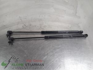 Gebrauchte Set Gasdämpfer Heckklappe Mitsubishi Outlander (CW) 2.0 16V 4x2 Preis auf Anfrage angeboten von Kleine Staarman B.V. Autodemontage