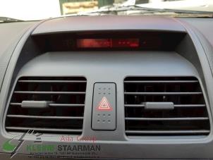 Usagé Commutateur éclairage d'urgence Suzuki SX4 (EY/GY) 1.6 16V VVT Comfort,Exclusive Autom. Prix sur demande proposé par Kleine Staarman B.V. Autodemontage