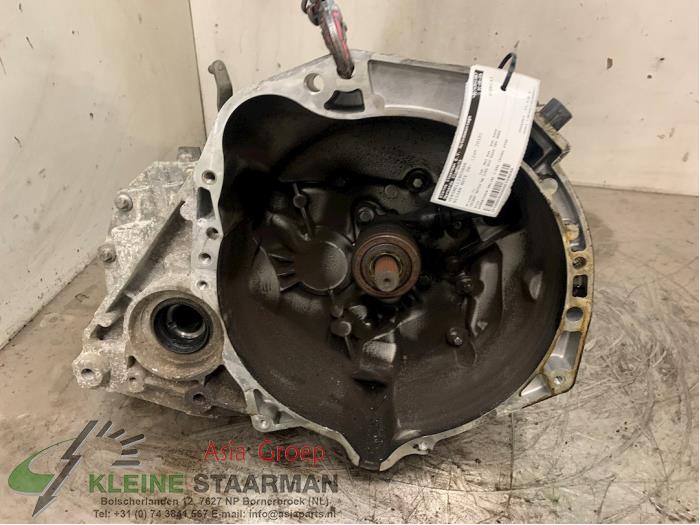 Gearbox from a Nissan Note (E11) 1.4 16V 2010