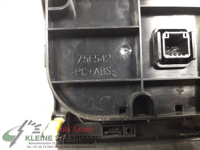 Heater control panel from a Toyota Auris (E18) 1.8 16V Hybrid 2015