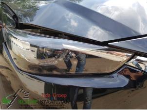 Used Headlight, right Mazda CX-3 2.0 SkyActiv-G 120 2WD Price on request offered by Kleine Staarman B.V. Autodemontage