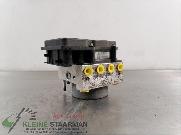 ABS pump from a Suzuki SX4 (EY/GY) 1.6 16V VVT Comfort,Exclusive Autom. 2008