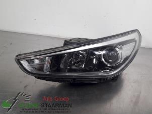 Used Headlight, left Hyundai i30 (PDEB5/PDEBB/PDEBD/PDEBE) 1.4 T-GDI 16V Price on request offered by Kleine Staarman B.V. Autodemontage