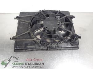 Usagé Boîtier ventilateur Kia Cee'd (EDB5) 1.6 CVVT 16V Autom. Prix € 50,00 Règlement à la marge proposé par Kleine Staarman B.V. Autodemontage
