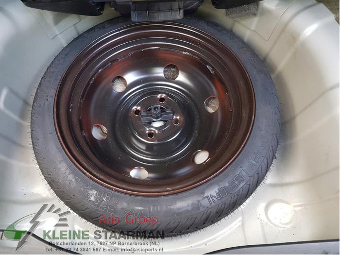 Spare wheel from a Hyundai i20 1.2i 16V 2012