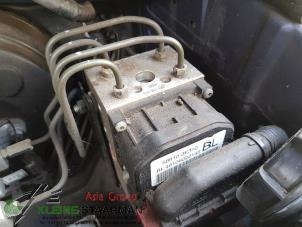 Used ABS pump Kia Sorento I (JC) 3.5 V6 24V Price on request offered by Kleine Staarman B.V. Autodemontage