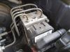 Pompe ABS d'un Kia Sorento I (JC), 2002 / 2011 3.5 V6 24V, SUV, Essence, 3.497cc, 143kW (194pk), 4x4, G6CU, 2002-08 / 2011-12 2004