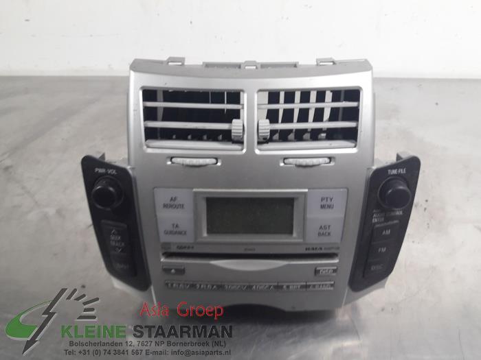 Radio CD player Toyota Yaris II 1.0 12V VVTi 861200D210