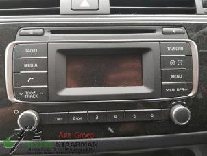 Used Radio CD player Kia Rio III (UB) 1.2 CVVT 16V Price on request offered by Kleine Staarman B.V. Autodemontage