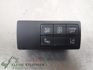 Usados Interruptor (varios) Mazda CX-3 2.0 SkyActiv-G 120 2WD Precio de solicitud ofrecido por Kleine Staarman B.V. Autodemontage