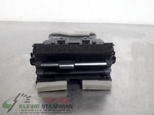 Usagé Grille aération tableau de bord Mazda CX-3 2.0 SkyActiv-G 120 2WD Prix sur demande proposé par Kleine Staarman B.V. Autodemontage
