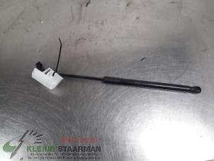 Used Rear gas strut, left Hyundai i10 (B5) 1.0 12V Price on request offered by Kleine Staarman B.V. Autodemontage