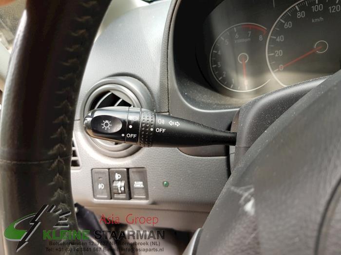 Commutateur feu clignotant d'un Suzuki SX4 (EY/GY) 1.6 16V VVT Comfort,Exclusive Autom. 2009