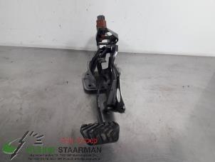 Used Brake pedal Nissan Qashqai (J11) 1.2 DIG-T 16V Price on request offered by Kleine Staarman B.V. Autodemontage