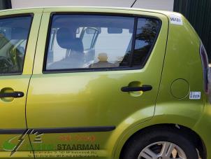 Używane Drzwi lewe tylne wersja 4-drzwiowa Daihatsu Sirion 2 (M3) 1.0 12V DVVT Cena € 75,00 Procedura marży oferowane przez Kleine Staarman B.V. Autodemontage