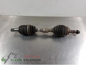 Used Front drive shaft, left Toyota Corolla Verso (R10/11) 2.2 D-4D 16V Cat Clean Power Price on request offered by Kleine Staarman B.V. Autodemontage