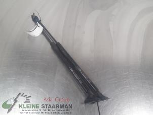 Used Set of tailgate gas struts Chevrolet Captiva (C100) 2.4 16V 4x2 Price on request offered by Kleine Staarman B.V. Autodemontage
