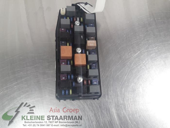 Chevrolet Captiva Fuse boxes stock