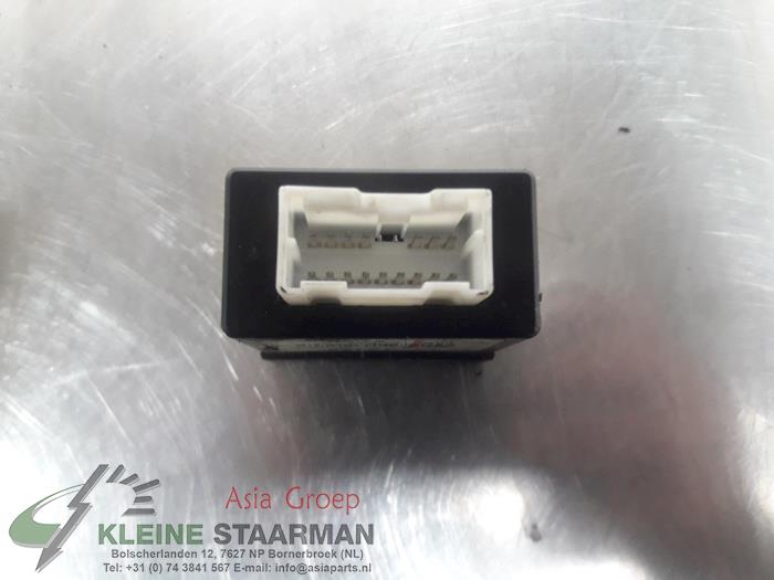 Conexión AUX-USB de un Kia Picanto (TA) 1.2 16V 2013