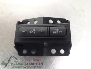 Used Cruise control switch Nissan Qashqai (J11) 1.2 DIG-T 16V Price on request offered by Kleine Staarman B.V. Autodemontage