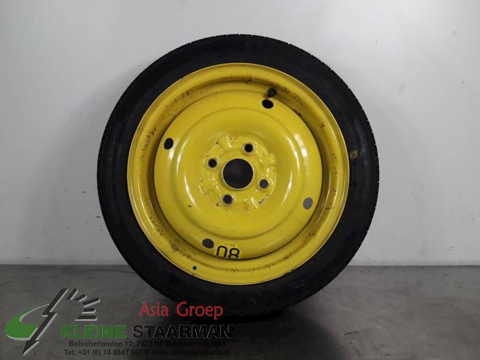Spare wheel from a Nissan Pixo (D31S) 1.0 12V 2010