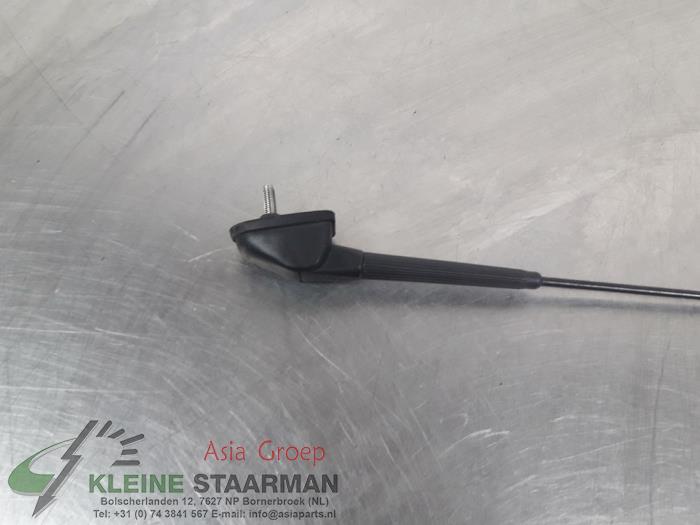 Antenna from a Nissan Note (E11) 1.6 16V 2006