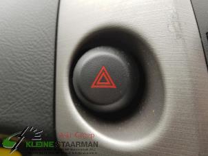 Gebrauchte Panikbeleuchtung Schalter Toyota RAV4 (A3) 2.2 D-4D 16V 4x4 Preis auf Anfrage angeboten von Kleine Staarman B.V. Autodemontage
