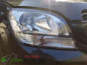 Used Headlight, right Chevrolet Orlando (YYM/YYW) 2.0 D 16V Price on request offered by Kleine Staarman B.V. Autodemontage