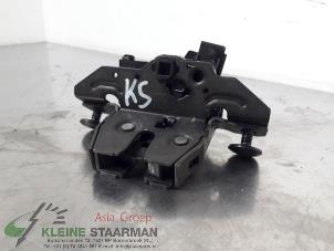Used Tailgate lock mechanism Chevrolet Orlando (YYM/YYW) 2.0 D 16V Price on request offered by Kleine Staarman B.V. Autodemontage