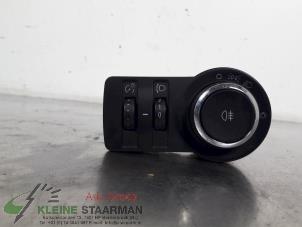 Used AIH headlight switch Chevrolet Orlando (YYM/YYW) 2.0 D 16V Price on request offered by Kleine Staarman B.V. Autodemontage