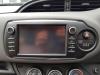 Radio van een Toyota Yaris III (P13), 2010 / 2020 1.5 16V Dual VVT-iE, Fließheck, Benzin, 1.496cc, 82kW (111pk), FWD, 2NRFKE, 2017-03 / 2020-06, NSP13 2018