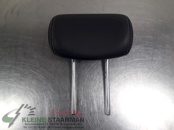 Headrest from a Kia Sportage (QL) 1.6 T-GDI 177 16V 4x4 2018