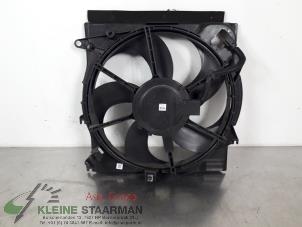Usagé Boîtier ventilateur Kia Optima Sportswagon (JFF) 1.7 CRDi 16V Prix € 100,00 Règlement à la marge proposé par Kleine Staarman B.V. Autodemontage