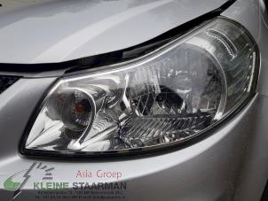 Used Headlight, left Suzuki SX4 (EY/GY) 1.6 16V 4x4 Price on request offered by Kleine Staarman B.V. Autodemontage
