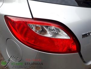 Używane Tylne swiatlo pozycyjne lewe Mazda 2 (DE) 1.3 16V S-VT Cena € 35,00 Procedura marży oferowane przez Kleine Staarman B.V. Autodemontage
