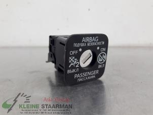 Used Airbag switch Toyota Yaris III (P13) 1.5 16V Dual VVT-iE Price on request offered by Kleine Staarman B.V. Autodemontage