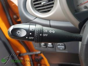 Usagé Commutateur feu clignotant Daihatsu Trevis 1.0 12V DVVT Prix sur demande proposé par Kleine Staarman B.V. Autodemontage