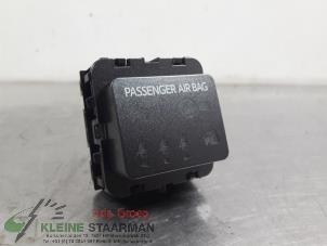 Used Airbag indicator light Toyota Auris Touring Sports (E18) 1.8 16V Hybrid Price on request offered by Kleine Staarman B.V. Autodemontage