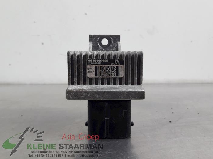 Glow plug relay Nissan Navara 2.5 dCi 16V 4x4 9640469680