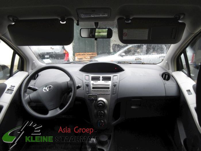 Juego y módulo de airbag de un Toyota Yaris II (P9) 1.0 12V VVT-i 2010