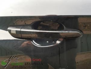 Used Rear door handle 4-door, right Hyundai Kona (OS) 1.0 T-GDI 12V Price on request offered by Kleine Staarman B.V. Autodemontage