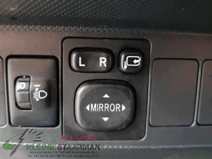 Usados Interruptor de retrovisor Toyota Auris (E15) 1.8 16V HSD Full Hybrid Precio de solicitud ofrecido por Kleine Staarman B.V. Autodemontage