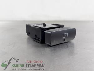 Used Rear window heating switch Toyota Corolla Verso (R10/11) 1.6 16V VVT-i Price on request offered by Kleine Staarman B.V. Autodemontage