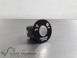 Used Airbag switch Hyundai i30 (GDHB5) 1.6 GDI Blue 16V Price on request offered by Kleine Staarman B.V. Autodemontage