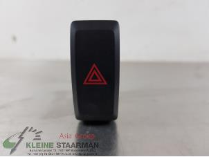 Gebrauchte Panikbeleuchtung Schalter Mazda 6 SportBreak (GJ/GH/GL) 2.2 SkyActiv-D 150 16V Preis auf Anfrage angeboten von Kleine Staarman B.V. Autodemontage