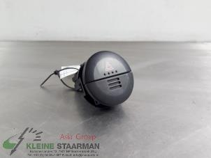 Used Panic lighting switch Nissan X-Trail (T30) 2.5 16V 4x4 Price on request offered by Kleine Staarman B.V. Autodemontage