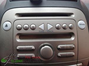 Używane Radioodtwarzacz CD Daihatsu Sirion 2 (M3) 1.0 12V DVVT Cena na żądanie oferowane przez Kleine Staarman B.V. Autodemontage